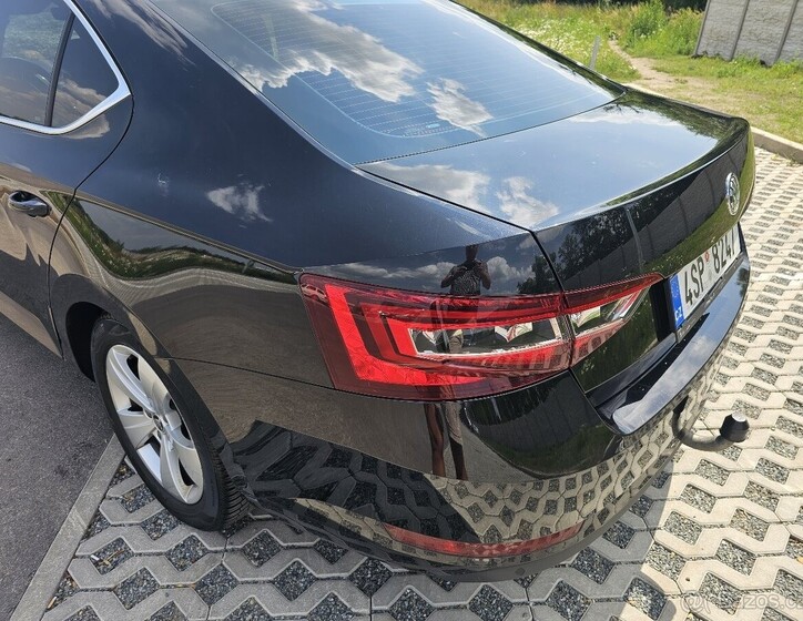 Škoda Superb 9