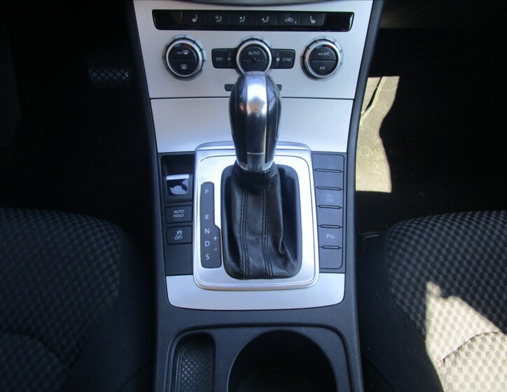 Volkswagen Passat 10