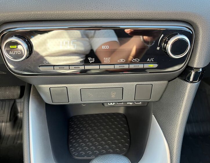 Toyota Yaris 23