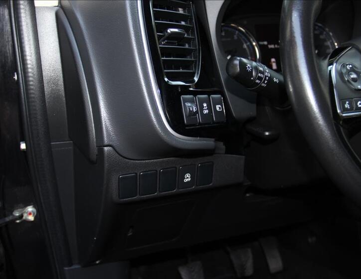 Mitsubishi Outlander 30