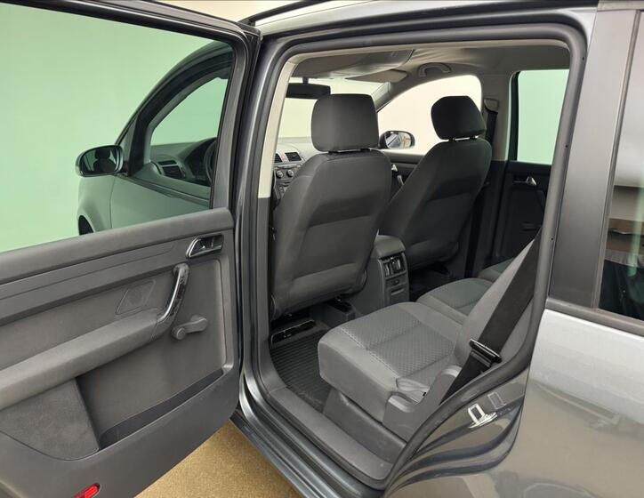 Volkswagen Touran 23