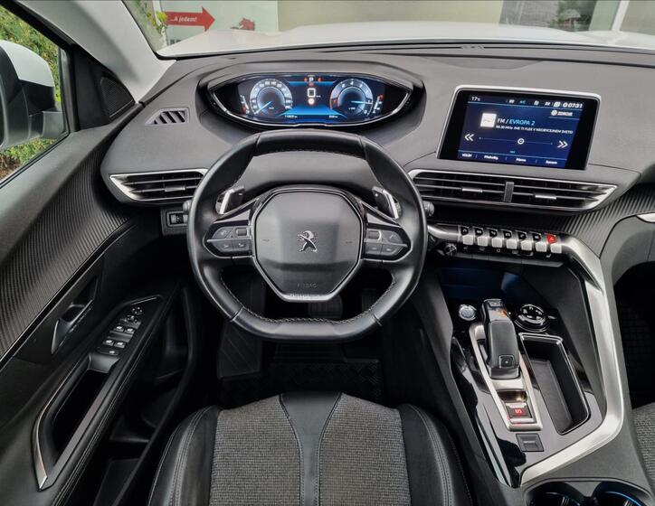 Peugeot 5008 12