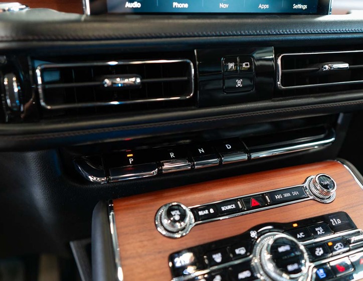 Lincoln Aviator 25