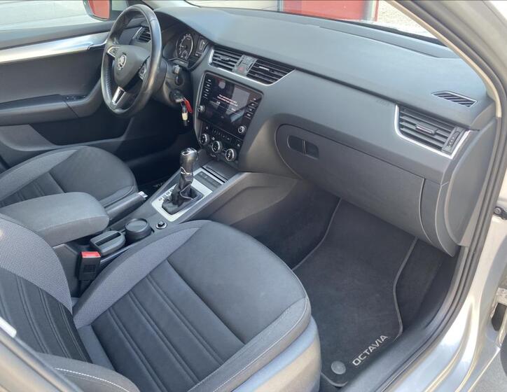Škoda Octavia 23