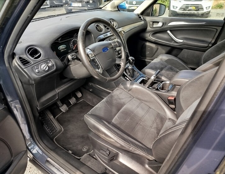 Ford S-MAX 13