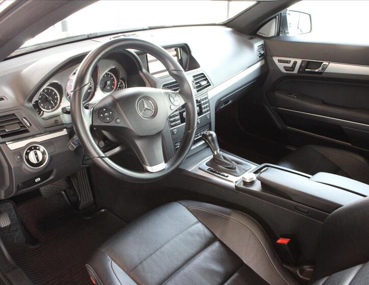 Mercedes-Benz Třídy E 9