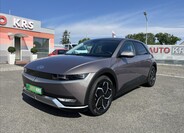 Hyundai IONIQ 12