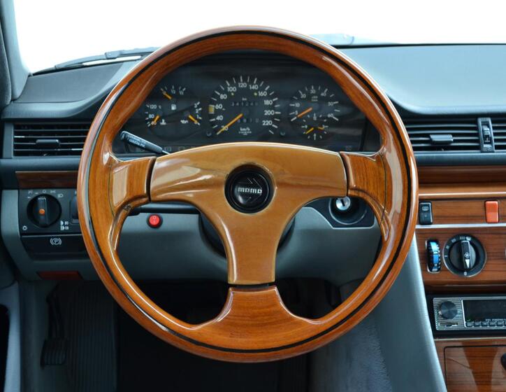 Mercedes-Benz 124 20