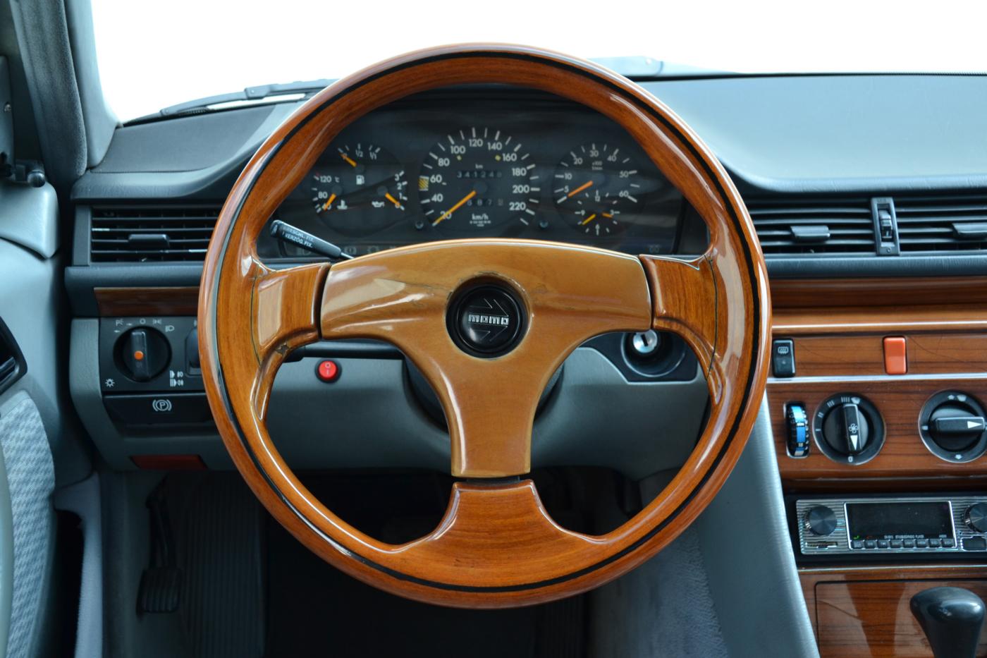 Mercedes-Benz 124