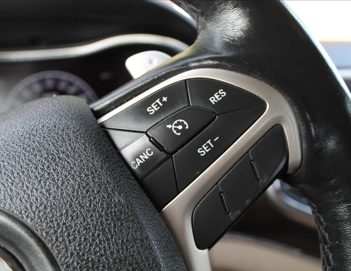 Jeep Grand Cherokee 23