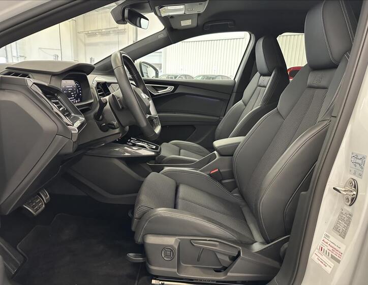 Audi Q4 21