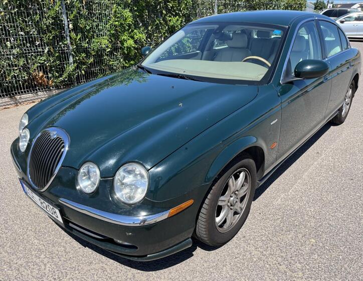 Jaguar S-Type 1