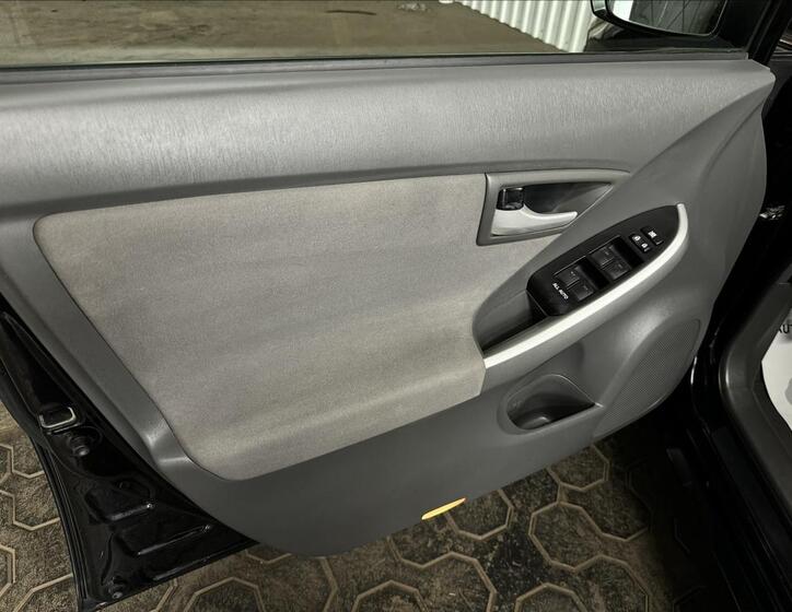Toyota Prius 14