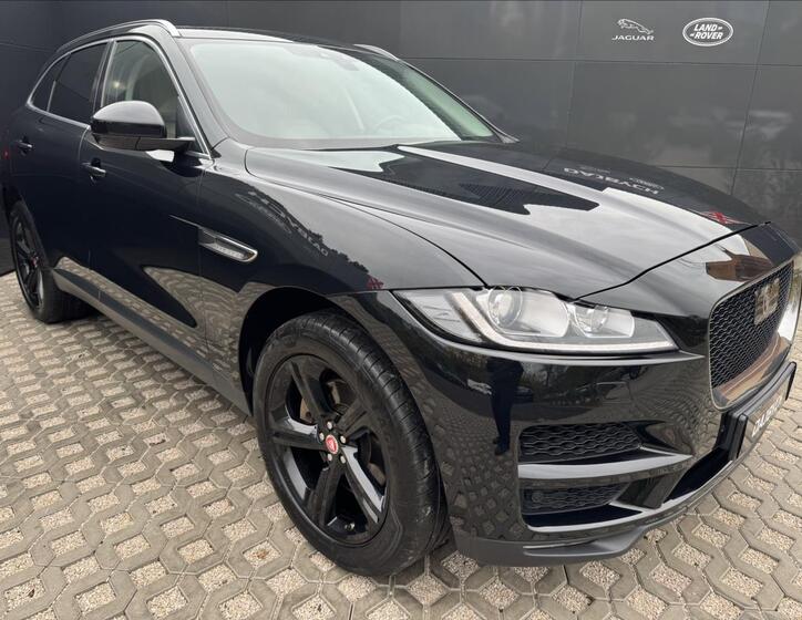 Jaguar F-Pace 22