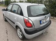 KIA Rio 8