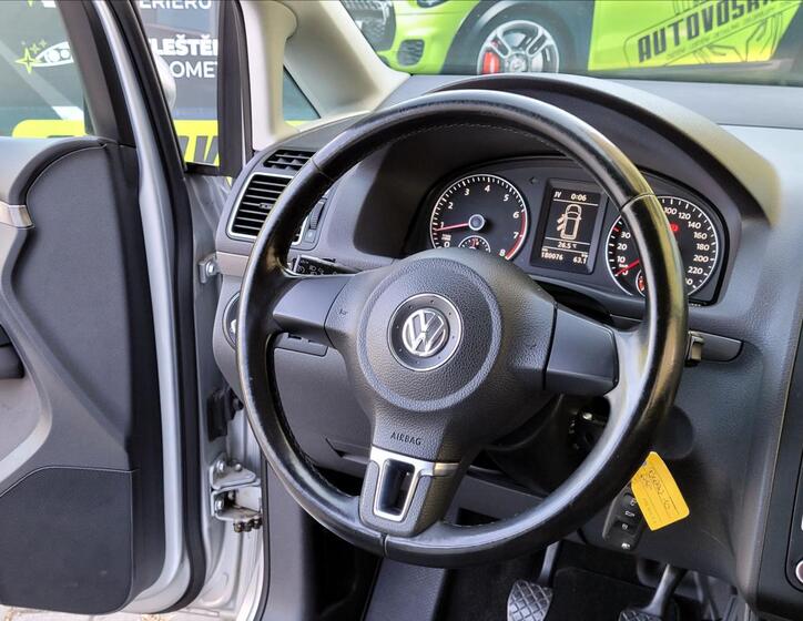 Volkswagen Touran 27