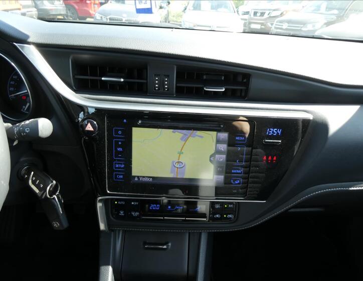Toyota Auris 30