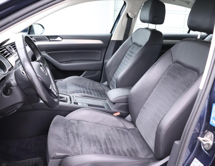 Volkswagen Passat 11