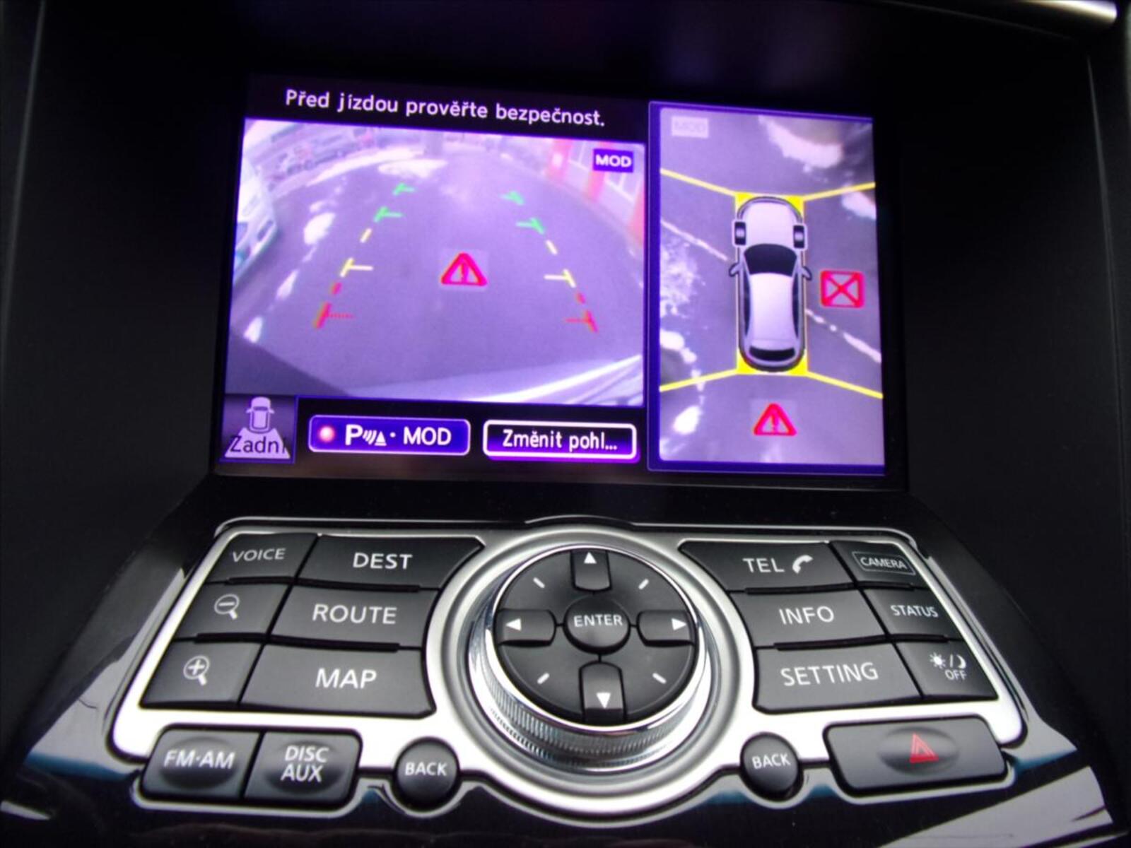 Infiniti FX30 19