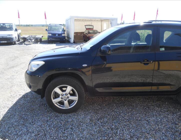 Toyota RAV4 10