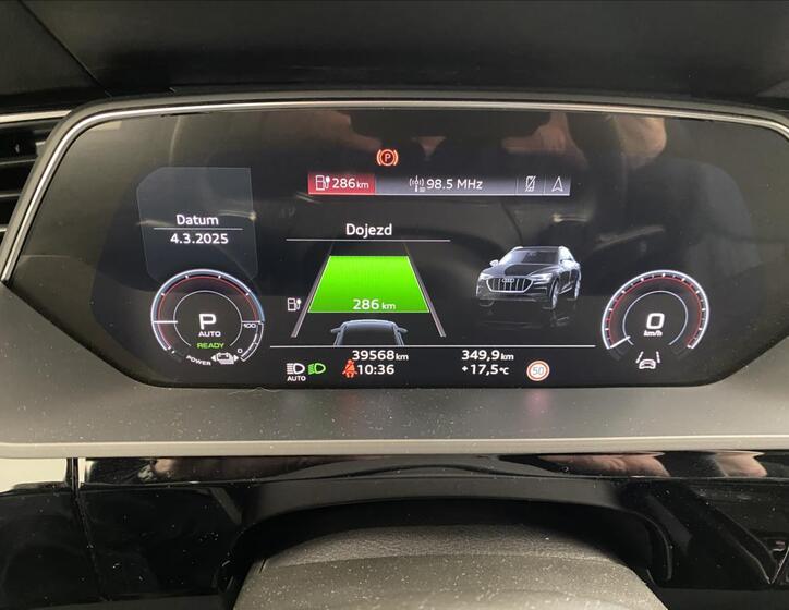 Audi e-tron 11