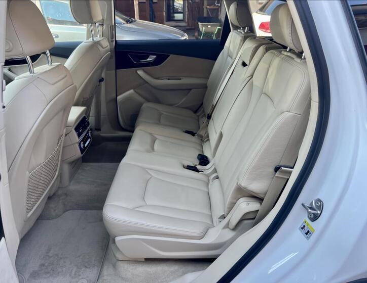 Audi Q7 13