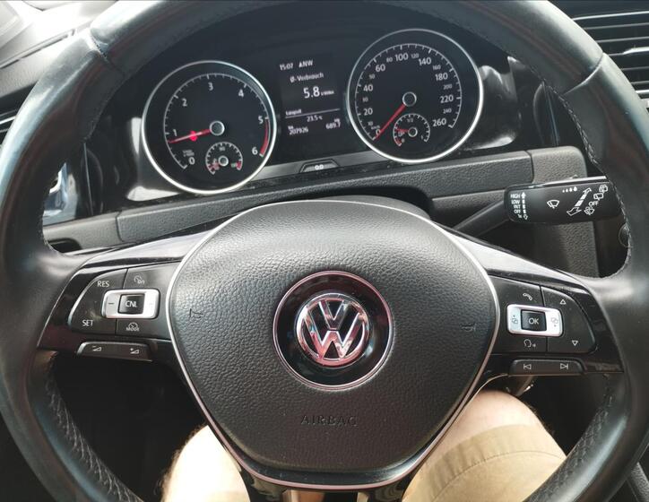 Volkswagen Golf 15