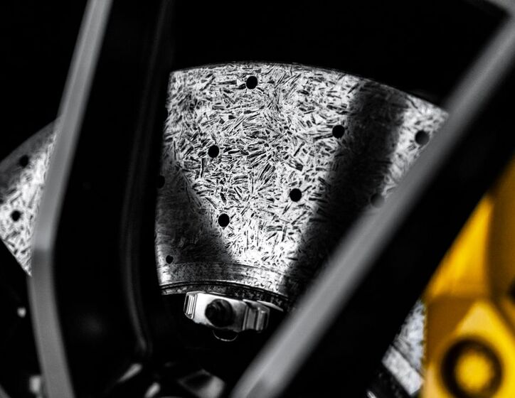 Ferrari 812 12
