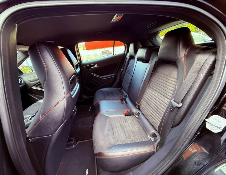 Mercedes-Benz GLA 13