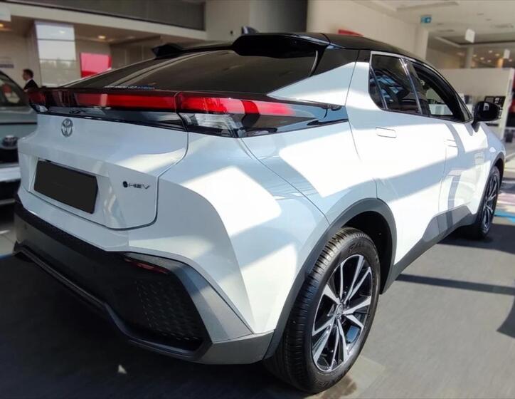 Toyota C-HR 5