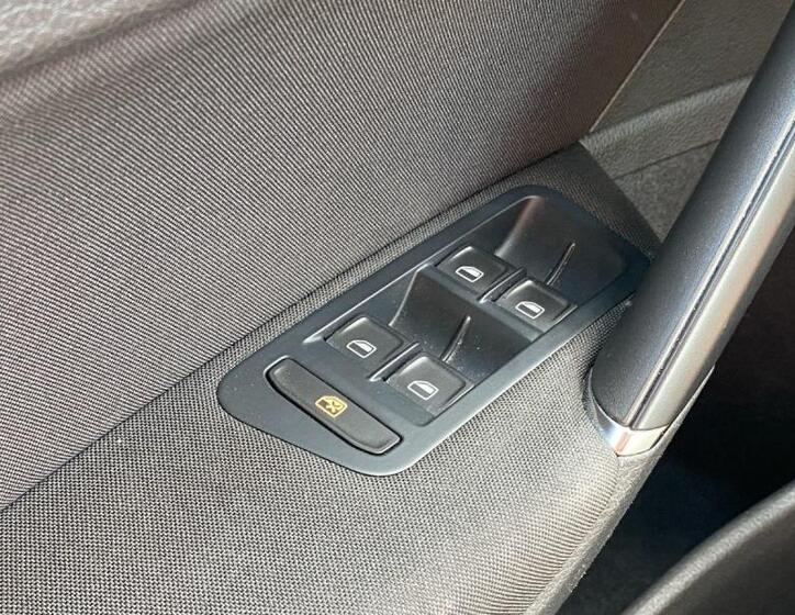 Volkswagen Golf 25