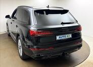 Audi Q7 6