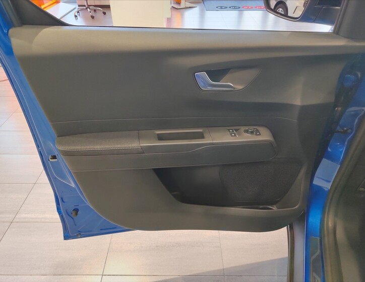 Ford Transit Courier 17