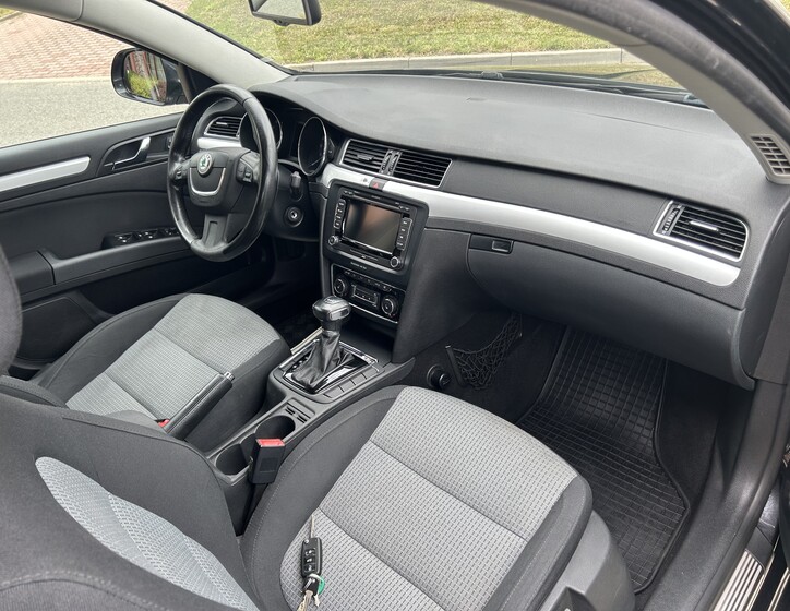 Škoda Superb 10