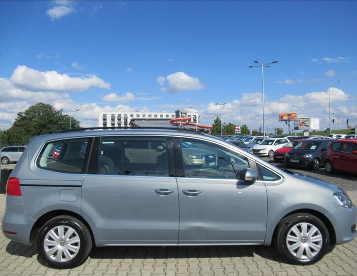 Volkswagen Sharan 8