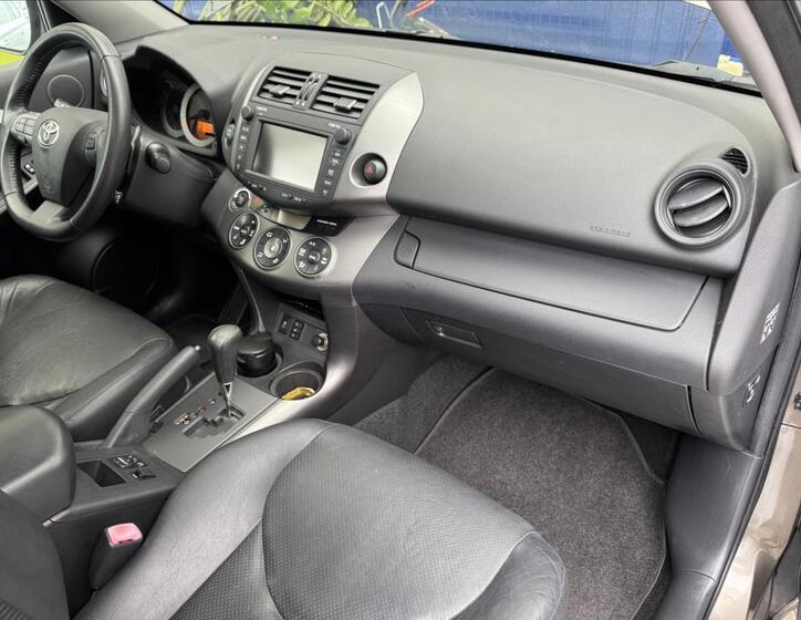 Toyota RAV4 33
