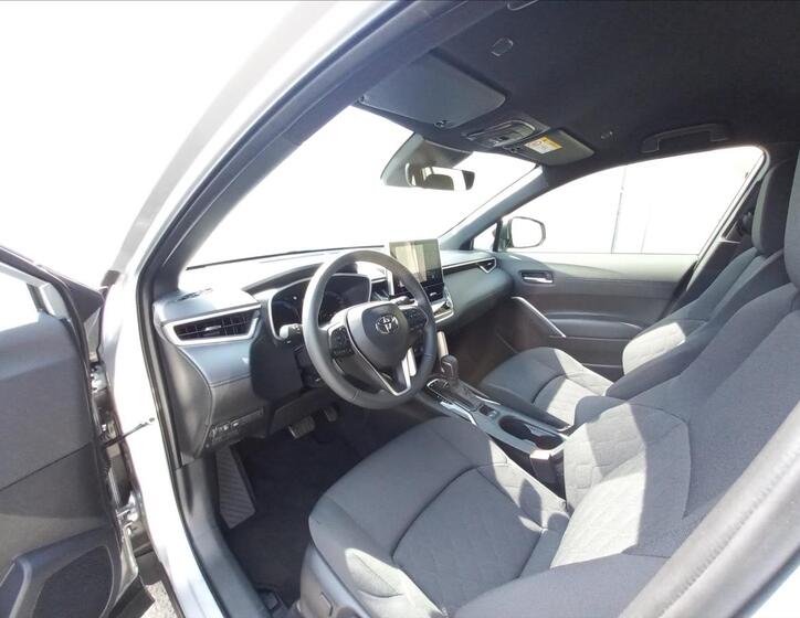 Toyota Corolla Cross 9
