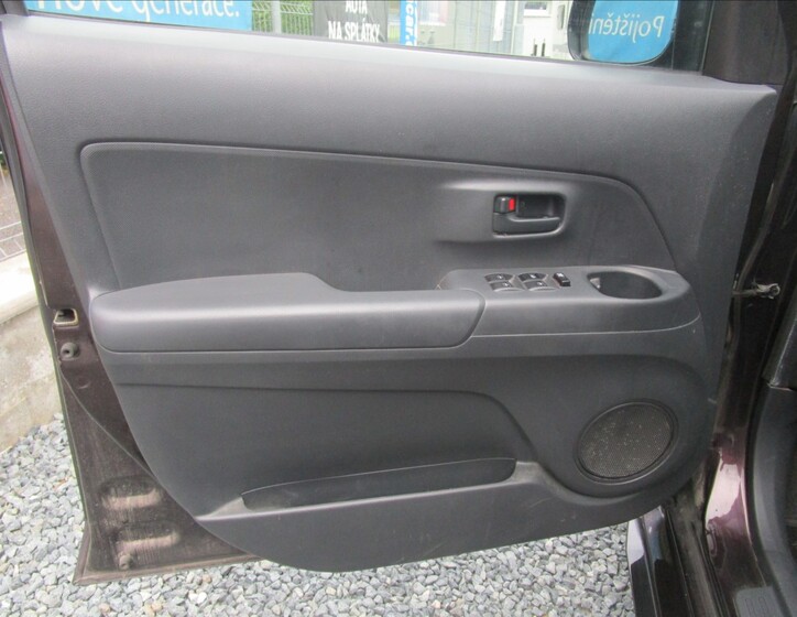 Daihatsu Materia 14