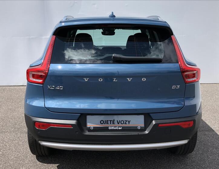 Volvo XC40 8