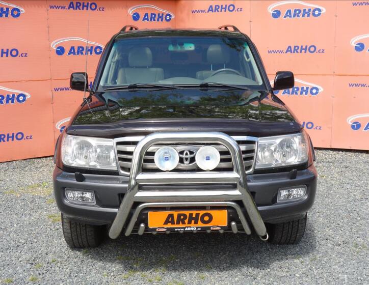 Toyota Land Cruiser 2