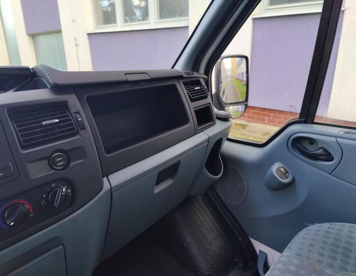 Ford Transit 19