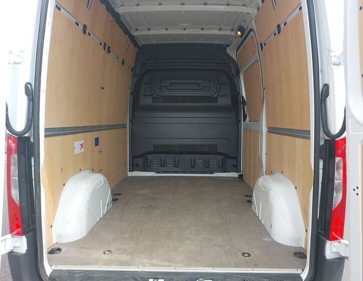 Mercedes-Benz Sprinter 10