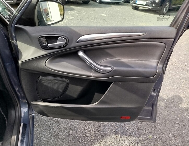 Ford S-MAX 32