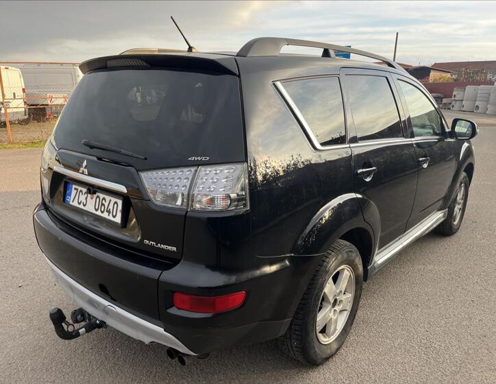 Mitsubishi Outlander 6