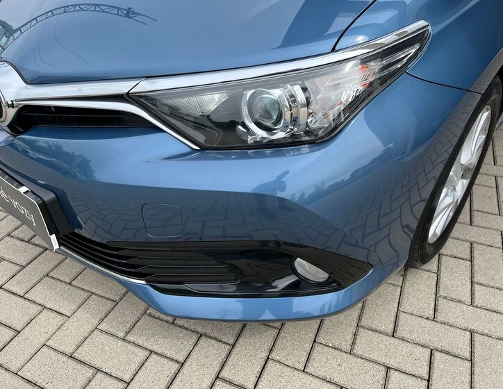 Toyota Auris 10