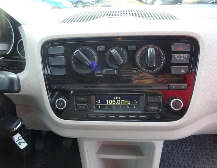 Volkswagen up! 12