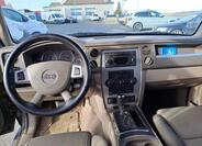 Jeep Commander 9