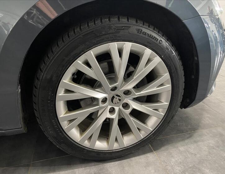 Škoda Superb 33