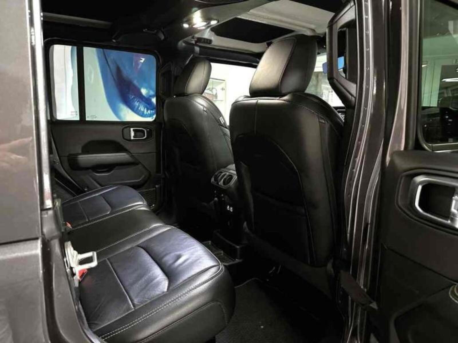 Jeep Wrangler 9