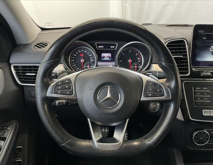 Mercedes-Benz GLE 10
